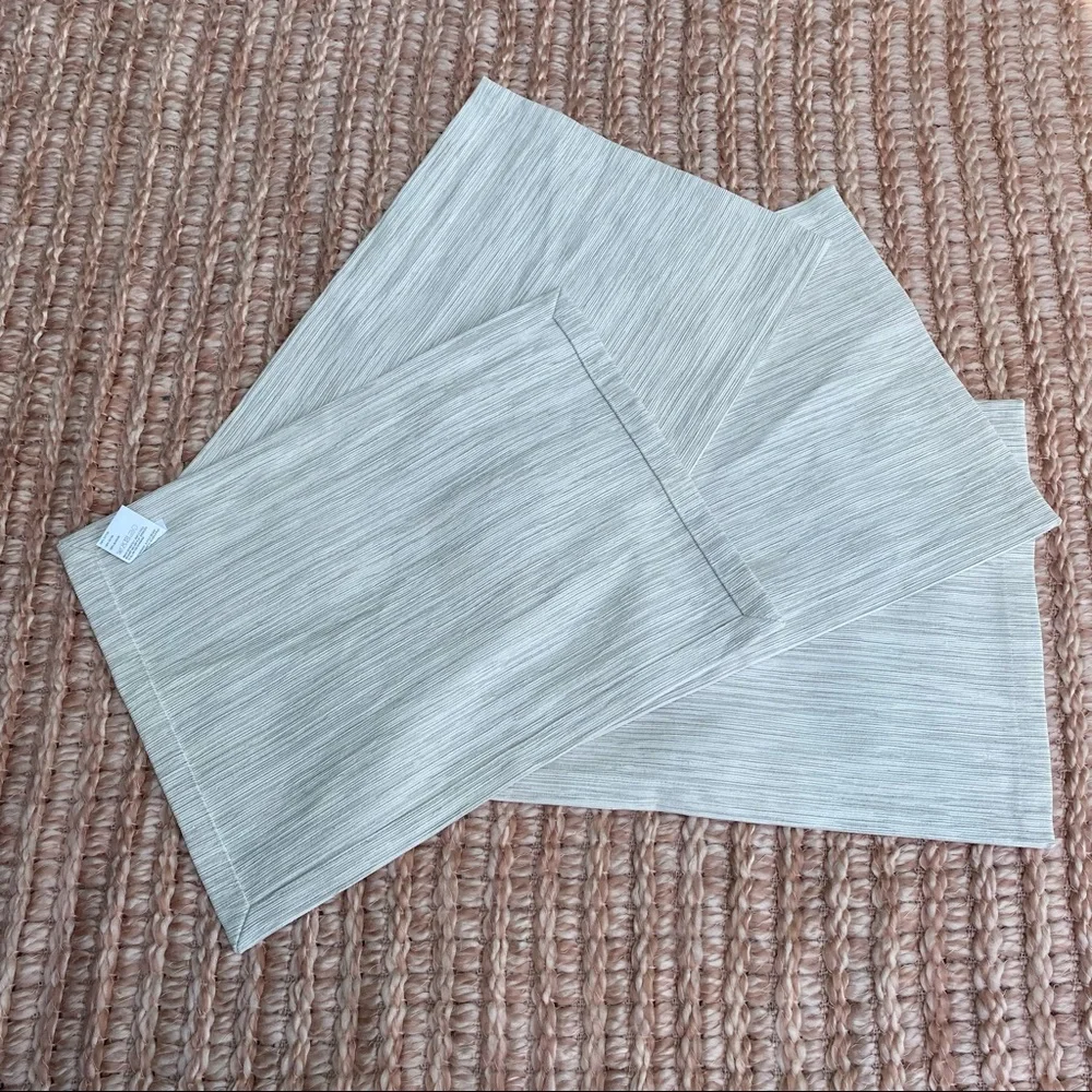 Crate&Barrel cotton table mats set of 4